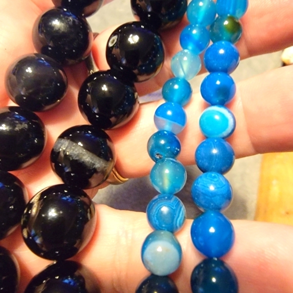 Round 993 Cts Natural Blue Onyx Black Agate Beaded Natural Gemstone Necklace - Picture 4 of 11